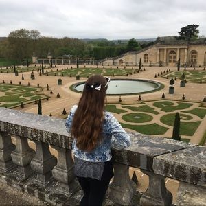 Meet your Posher, Caitlin